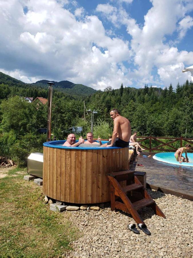Edelweiss Carpathians Migovo Hotel Buitenkant foto