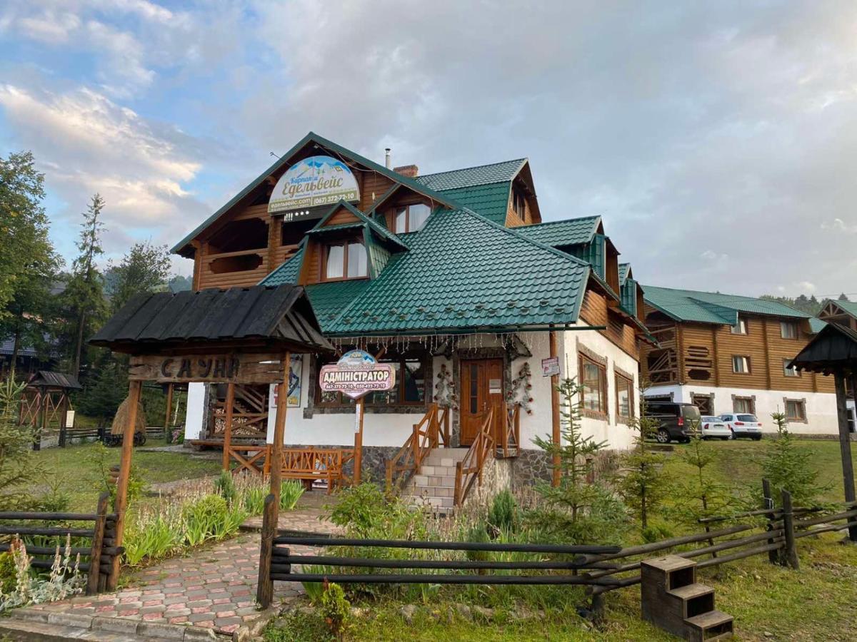 Edelweiss Carpathians Migovo Hotel Buitenkant foto