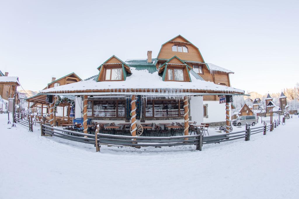 Edelweiss Carpathians Migovo Hotel Buitenkant foto
